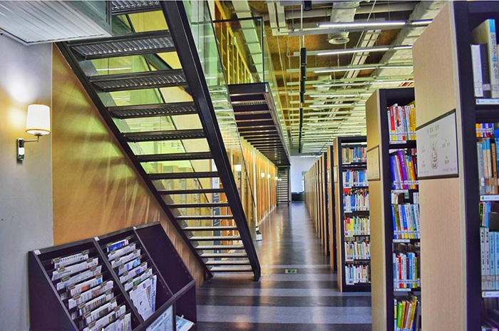 行業(yè)招投標(biāo)要求,實(shí)驗(yàn)室與圖書(shū)館家具專業(yè)需求是重點(diǎn) 圖書(shū)館家具、圖書(shū)館書(shū)架深圳海發(fā)專業(yè)生產(chǎn)